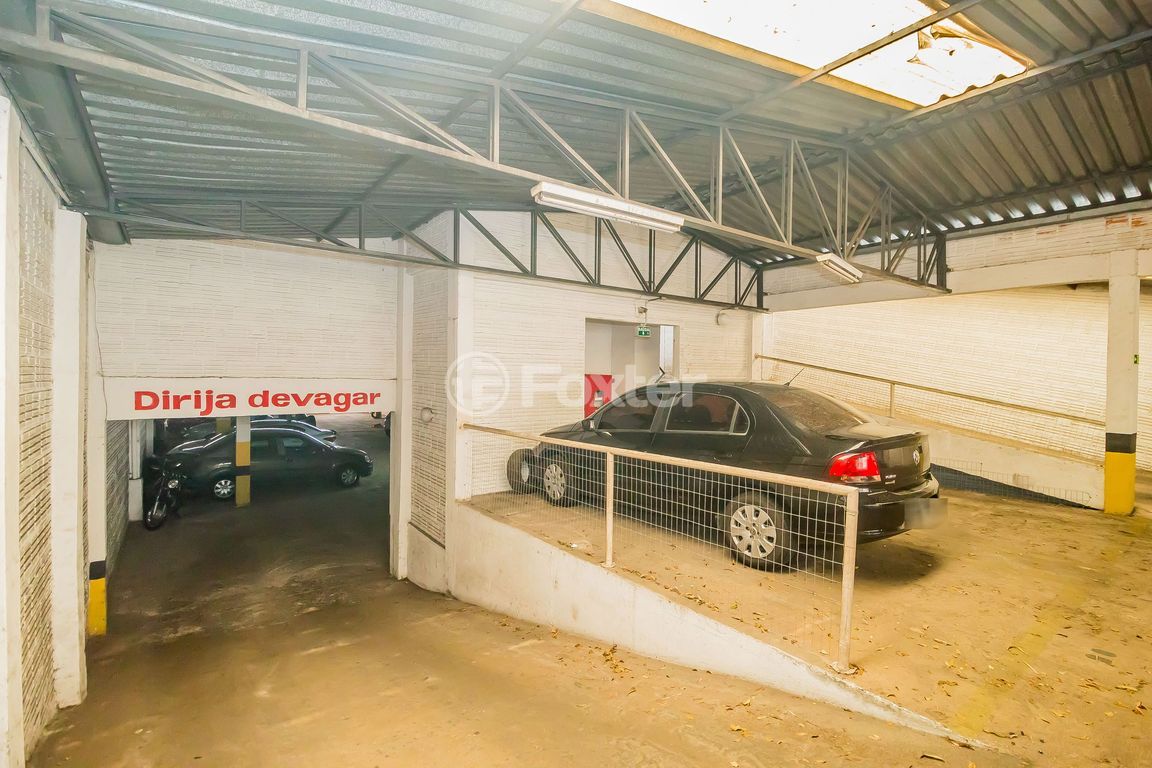 Prédio para comprar em Alberto Bins, 849 - foto 93