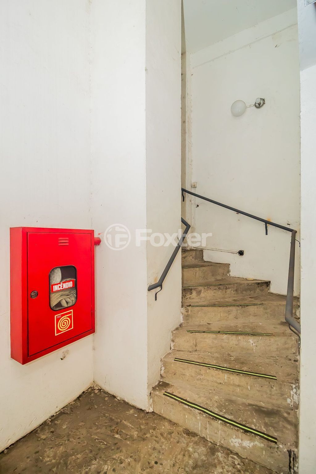 Prédio para comprar em Alberto Bins, 849 - foto 95