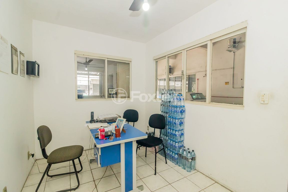Prédio para comprar em Alberto Bins, 849 - foto 9