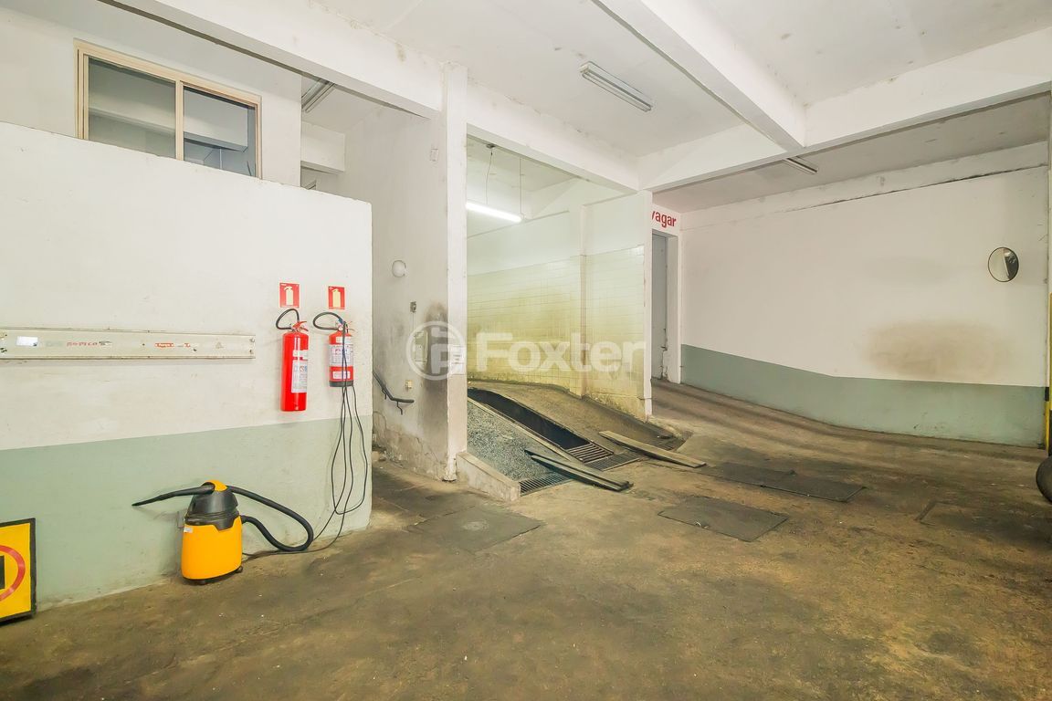 Prédio para comprar em Alberto Bins, 849 - foto 17
