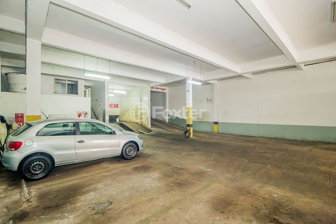 Prédio para comprar em Alberto Bins, 849 - foto 18