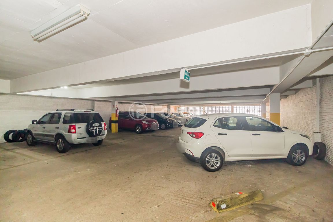 Prédio para comprar em Alberto Bins, 849 - foto 35
