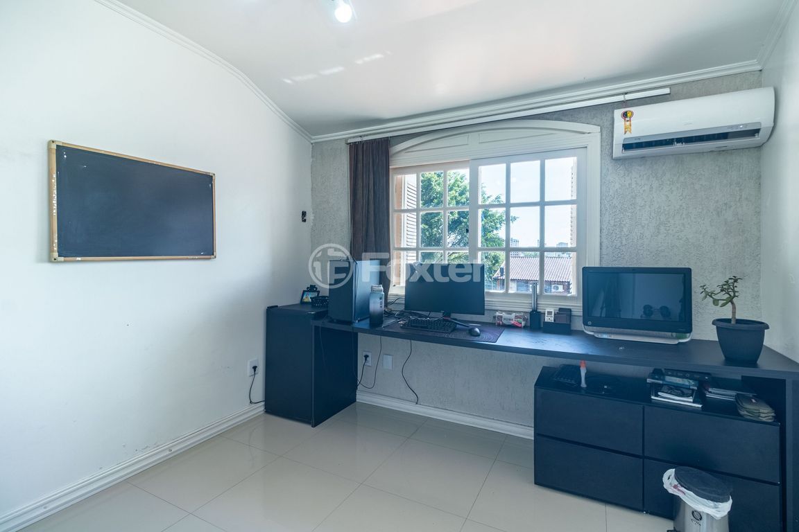casa sobrado para comprar em Maestro Salvador Campanella, 371 - foto 14