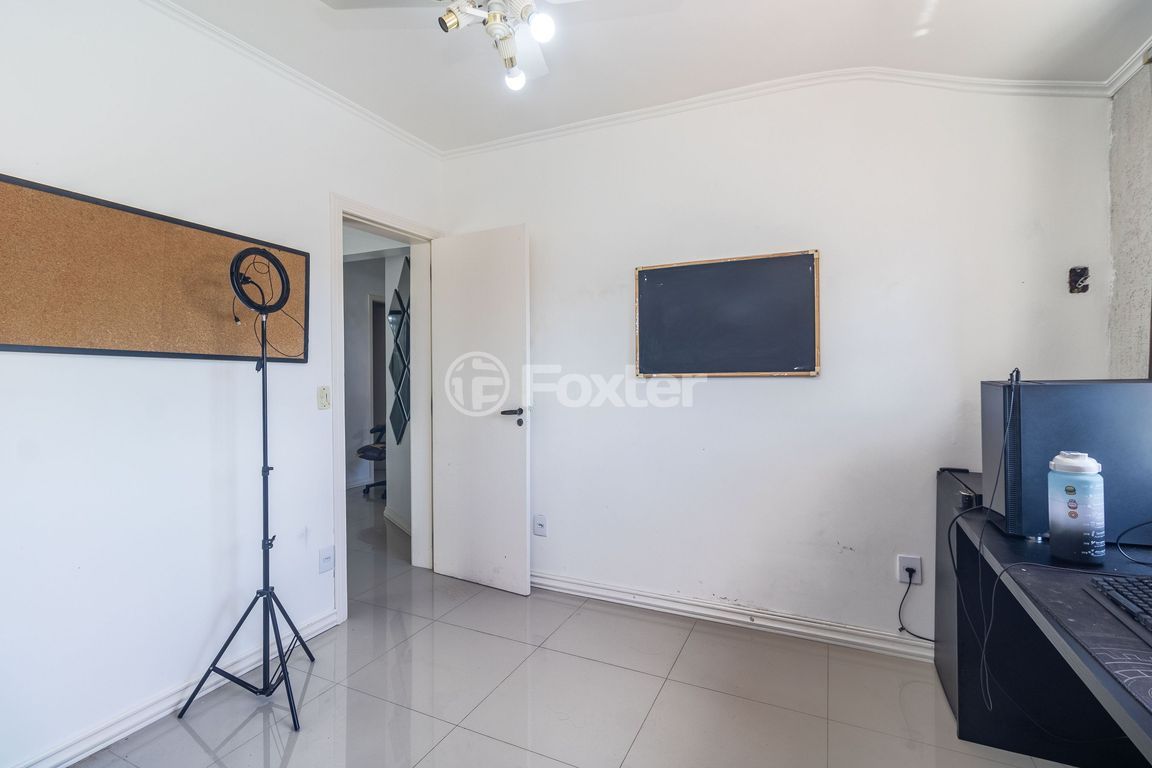 casa sobrado para comprar em Maestro Salvador Campanella, 371 - foto 17