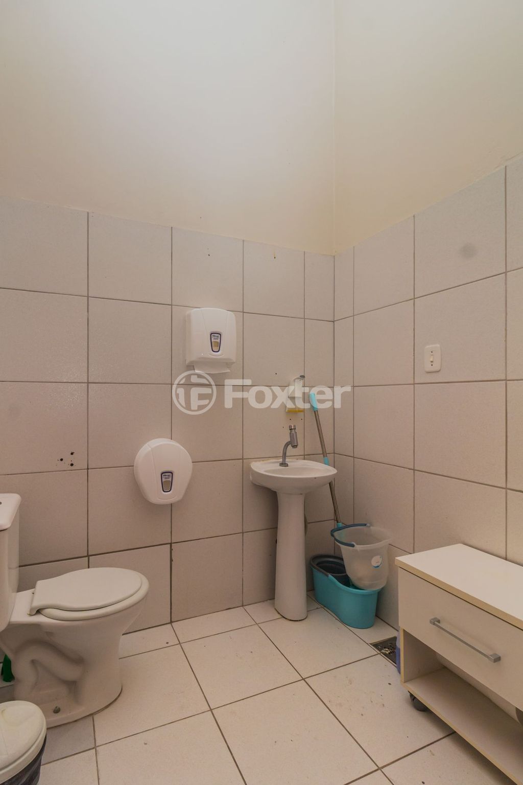 Prédio para comprar em Doutor Sezefredo Azambuja Vieira, 2653 - foto 14