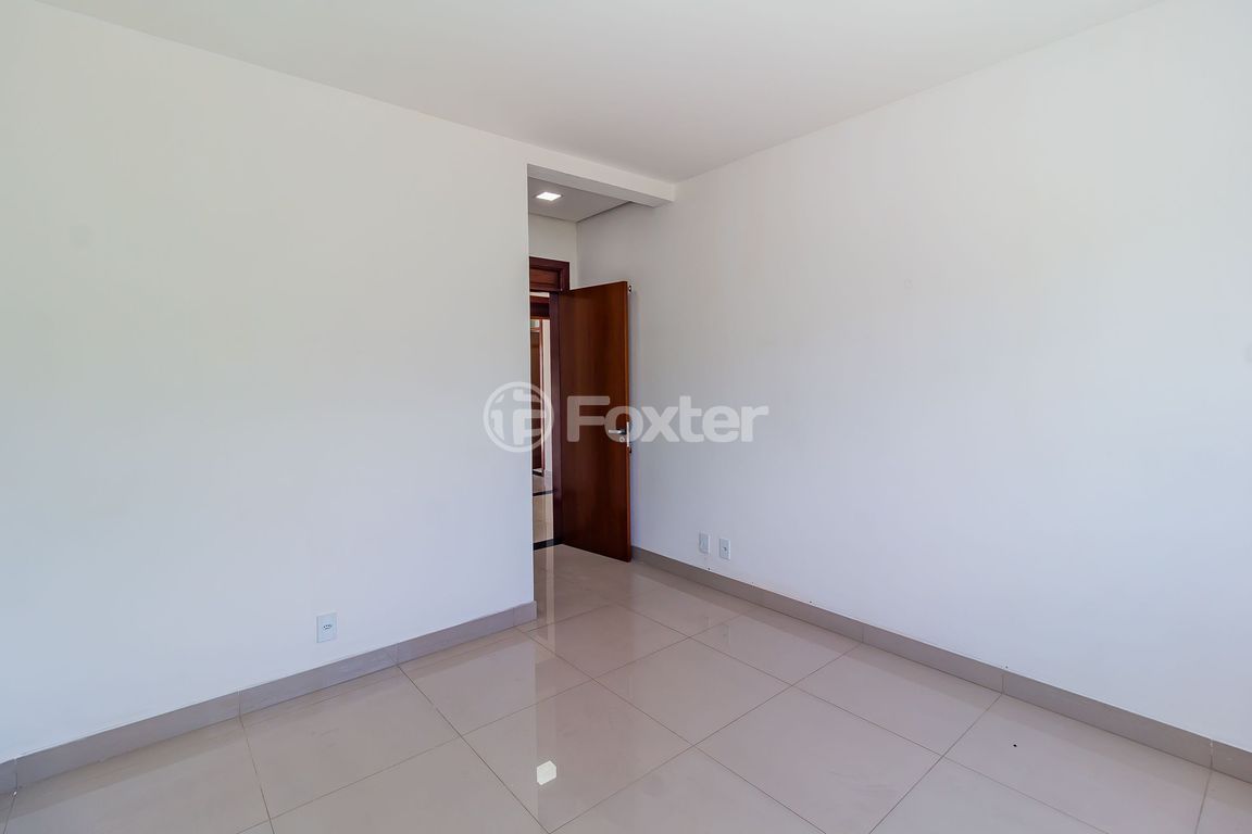 casa sobrado para comprar em Ivo Walter Kern, 650 - foto 29