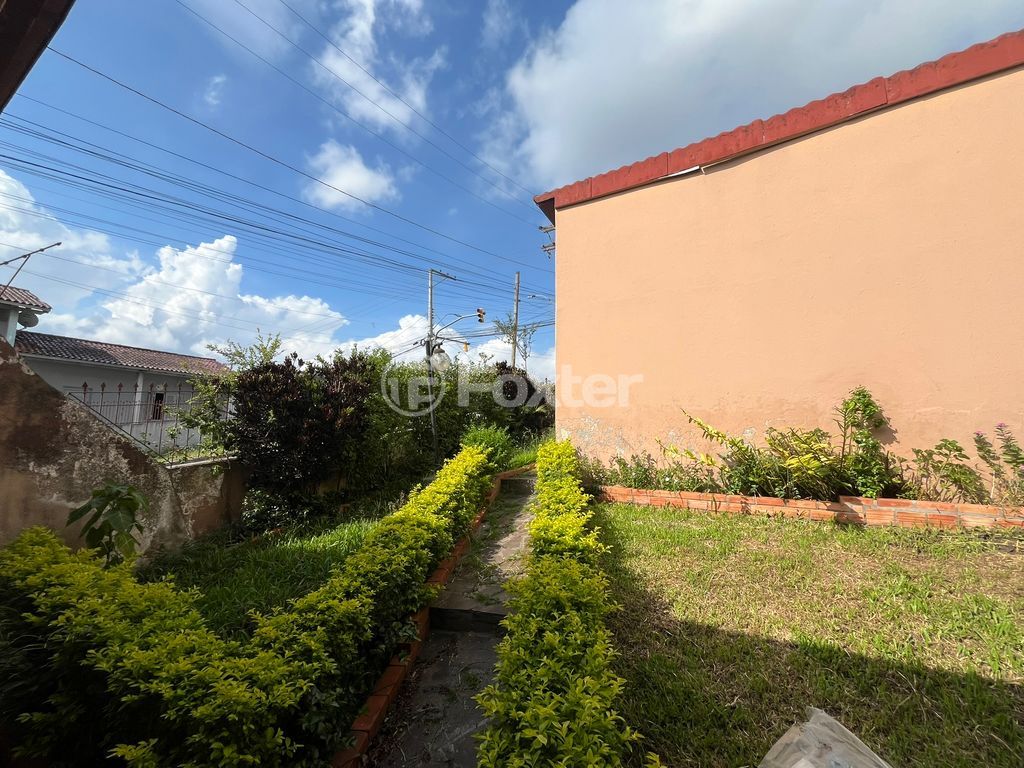 casa sobrado para comprar em VICENTE MONTEGGIA, 1235 - foto 9