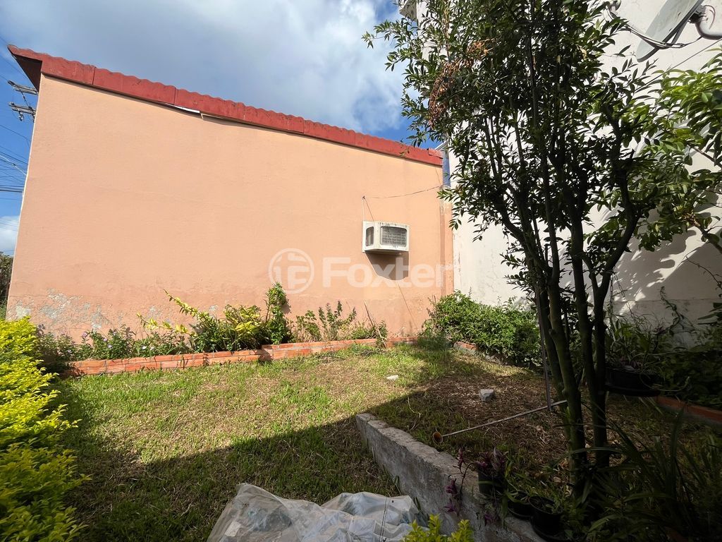 casa sobrado para comprar em VICENTE MONTEGGIA, 1235 - foto 10