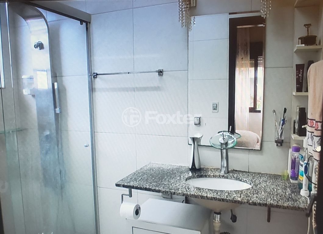 casa sobrado para comprar em Leomar Rodrigues Vieira, 115 - foto 12