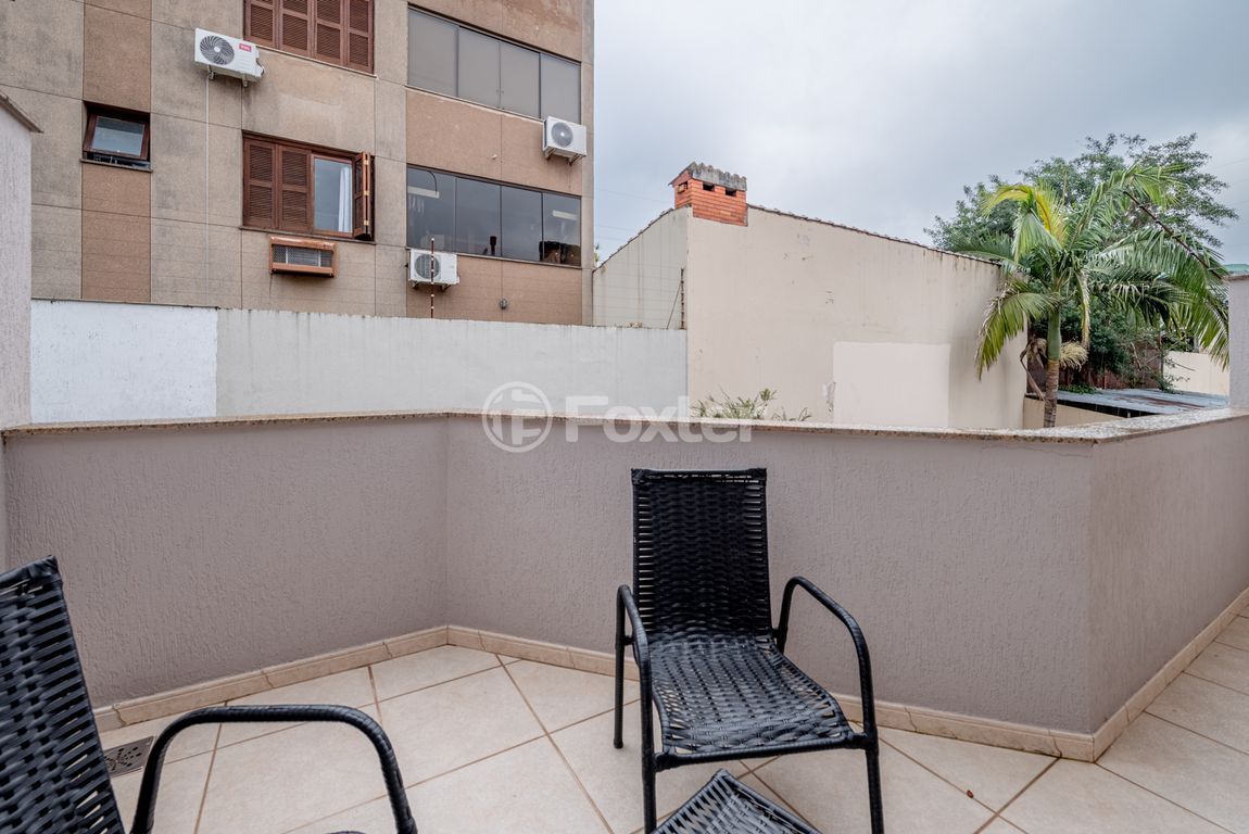 casa sobrado para comprar em Maestro Salvador Campanella, 364 - foto 23