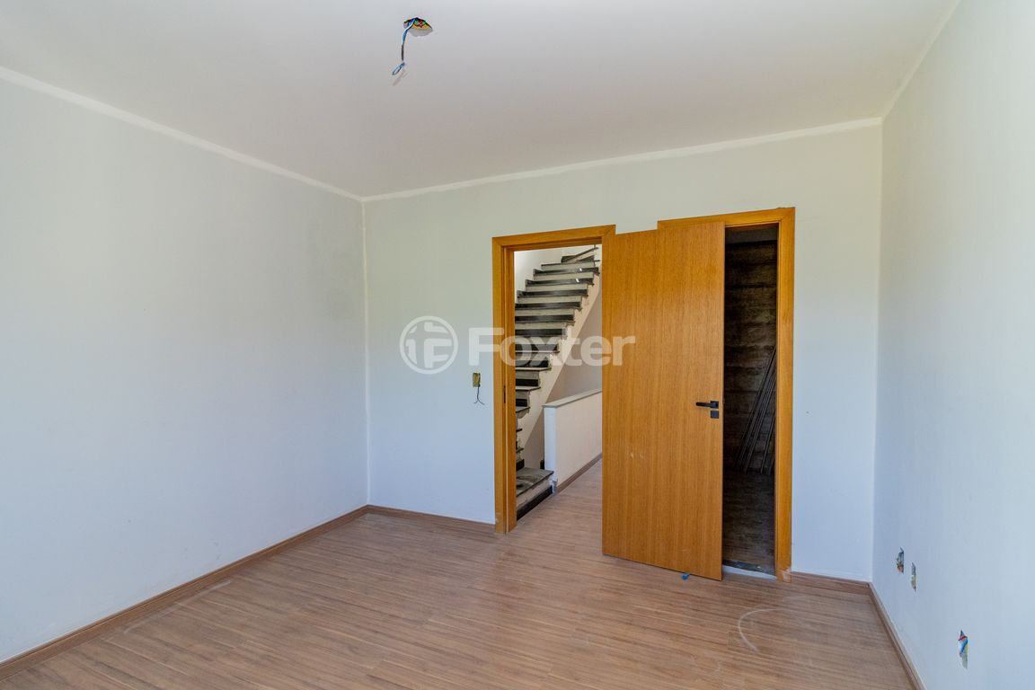 casa sobrado para comprar em Ivo Walter Kern, 240 - foto 14