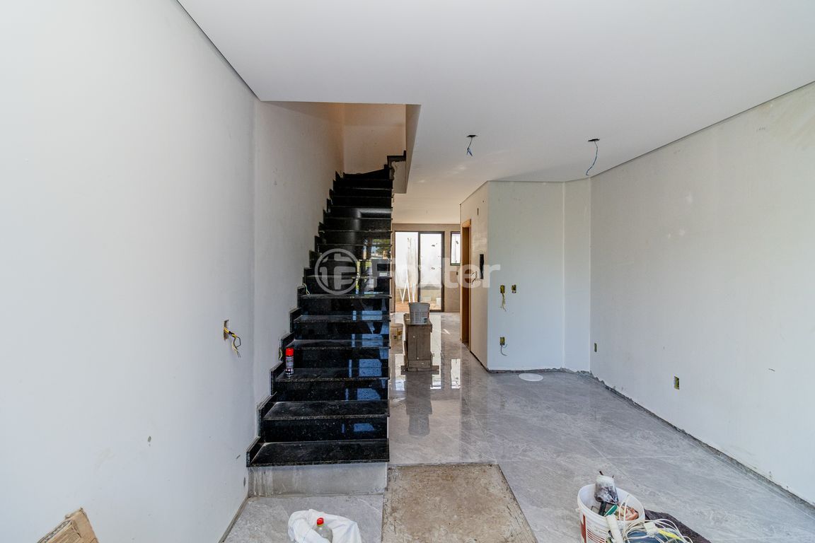 casa sobrado para comprar em Ivo Walter Kern, 240 - foto 4