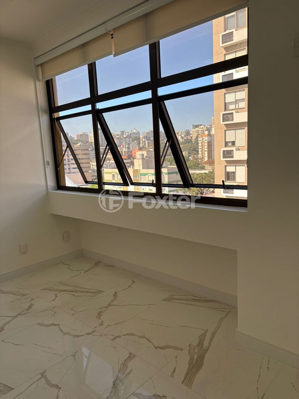 consultorio sala conjunto para comprar em Vinte e Quatro de Outubro, 1681 - foto 12