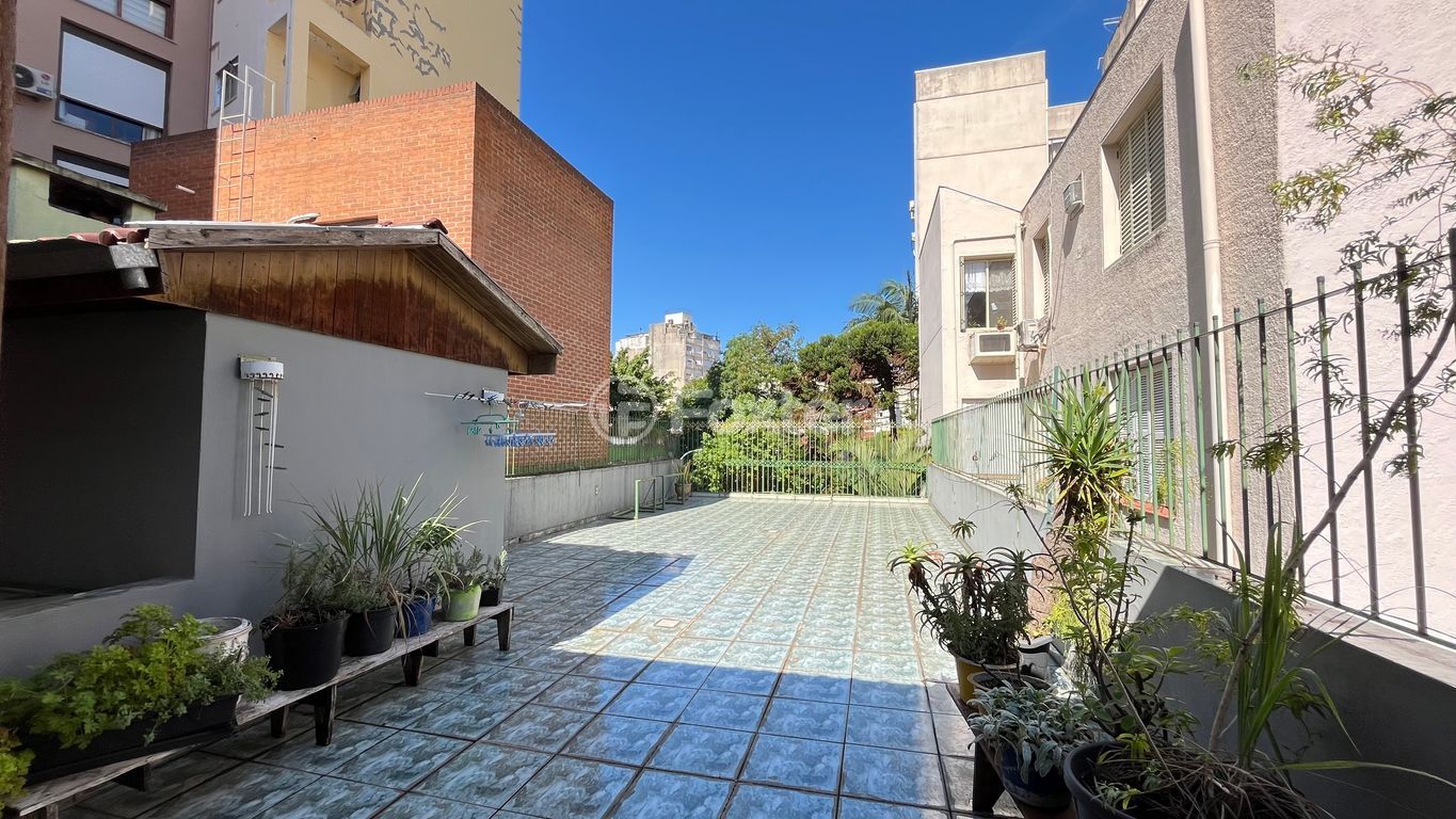 casa sobrado para comprar em Sofia Veloso, 130 - foto 52
