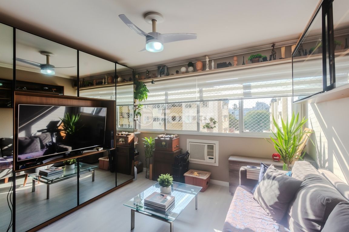 Apartamento para comprar em Passo da Areia, Porto Alegre - foto 1