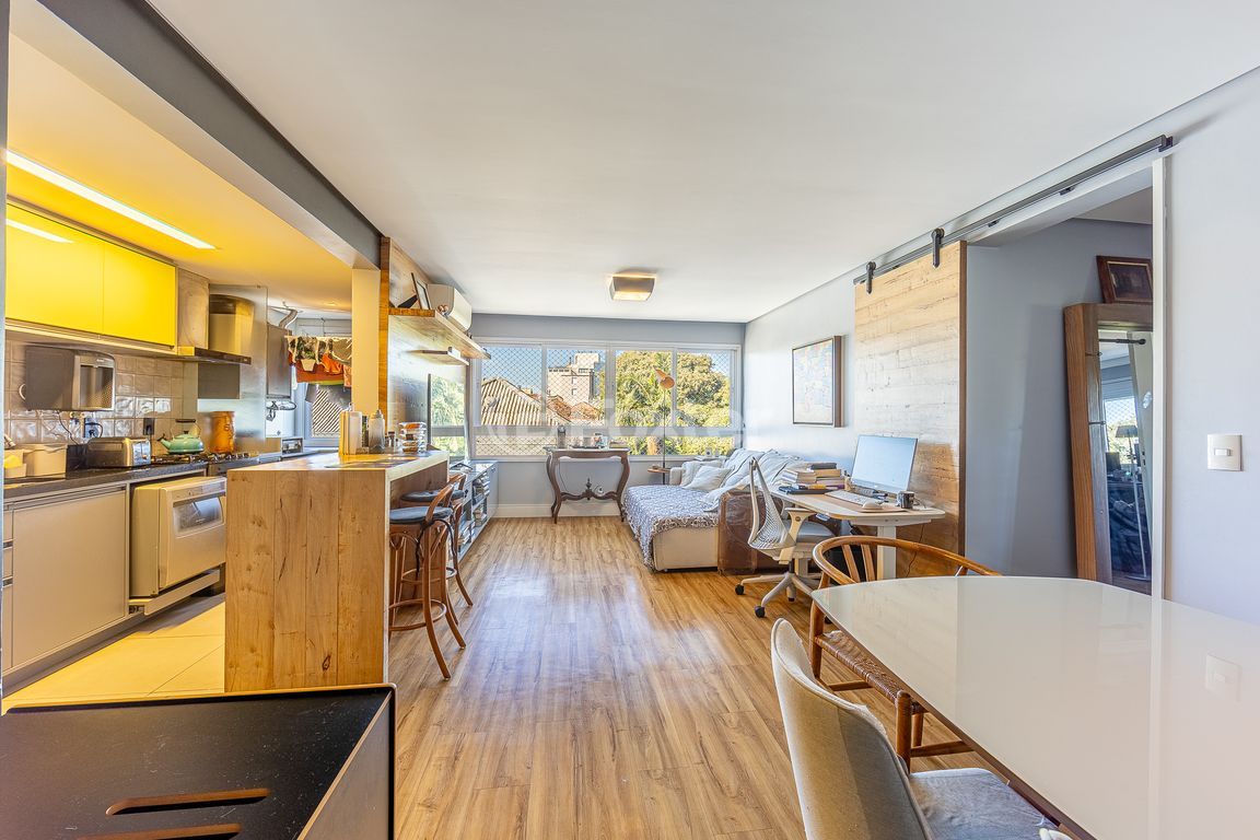 Apartamento para comprar em São João, Porto Alegre - foto 1