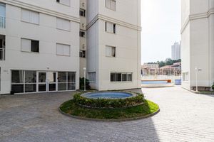 Image 33 - 915766