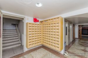 Image 2 - 10070