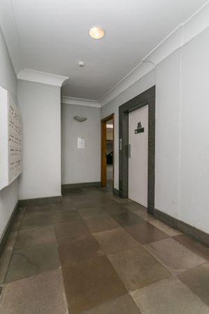 Image 11 - 917367