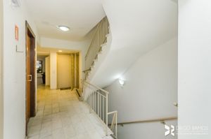 Image 11 - 941156