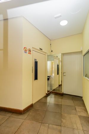 Image 10 - 866317