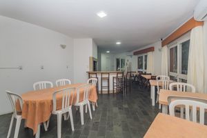 Image 33 - 179972