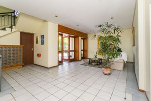 Image 27 - 874796