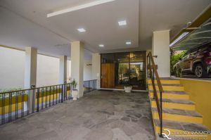 Image 25 - 856227
