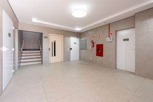 Image 29 - 879993