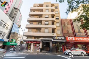 Image 39 - 858275