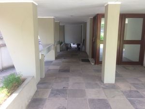 Image 4 - 10305