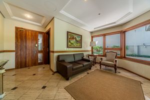 Image 32 - 930465