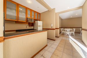 Image 31 - 930465
