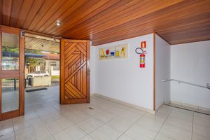 Image 15 - 870282