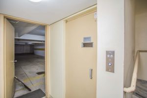 Image 27 - 302427