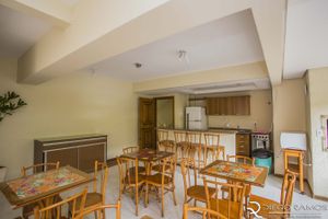 Image 31 - 929243
