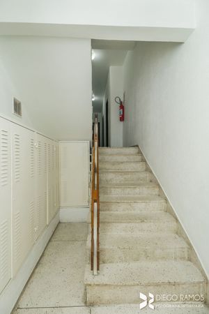 Image 31 - 879889