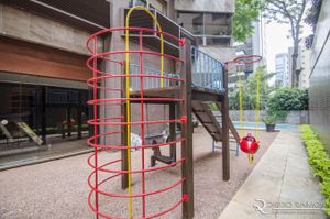 Image 8 - 199598
