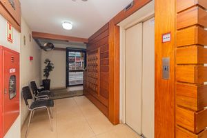Image 13 - 896662