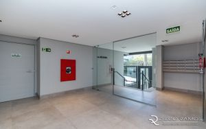 Image 13 - 10760