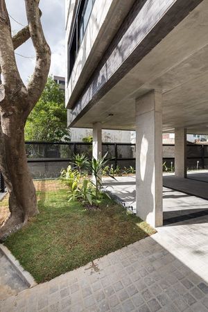 Image 7 - 182201