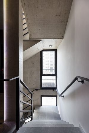Image 10 - 182201
