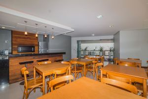 Image 7 - 1084