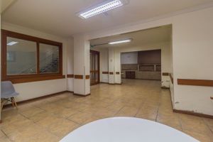 Image 3 - 10990