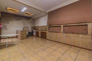 Image 8 - 10990