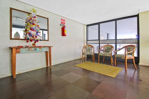 Image 18 - 878568