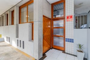 Image 30 - 883954