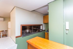 Image 40 - 216826