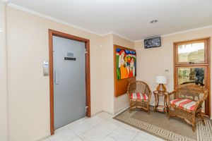 Image 38 - 755978