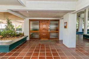 Image 37 - 755978